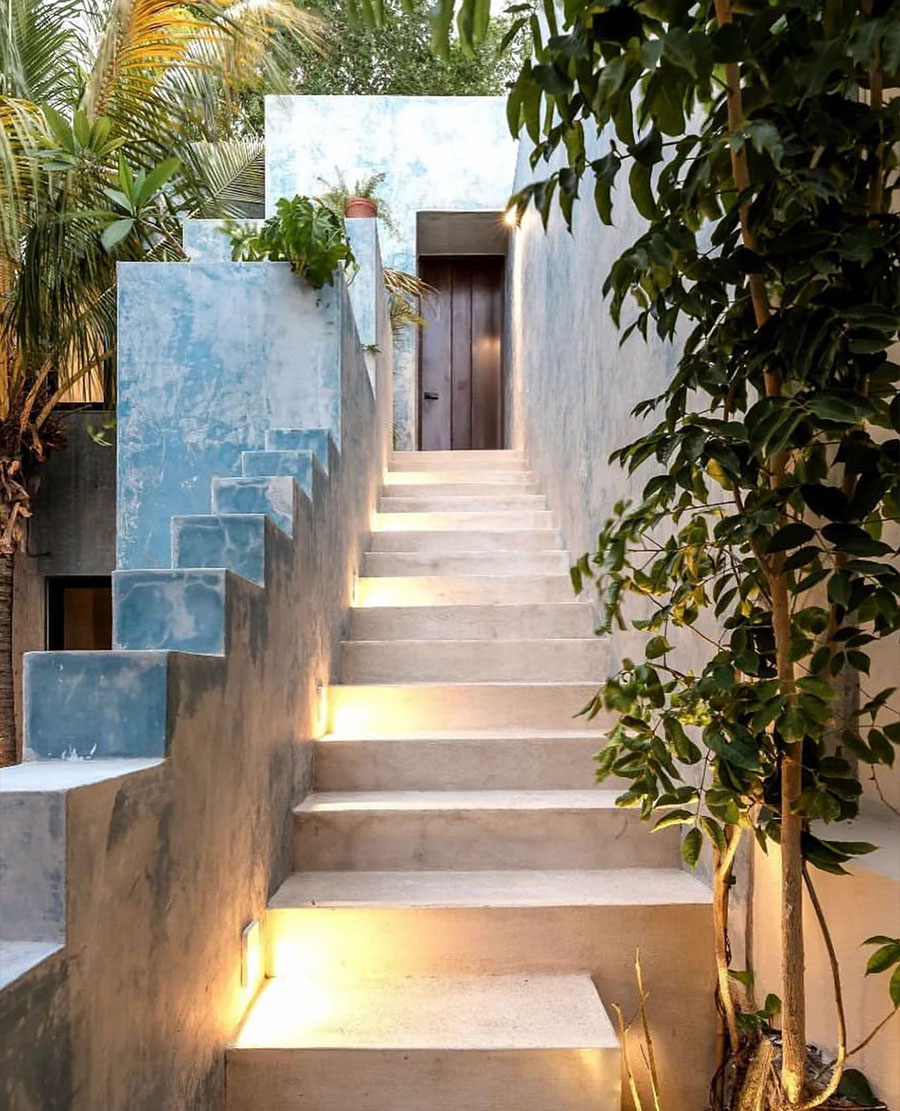 mexican-villa-oasis-stairs