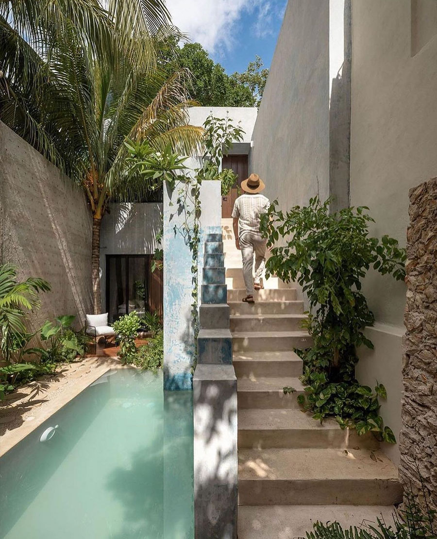 Stairs and small swimming pool in courtyard 